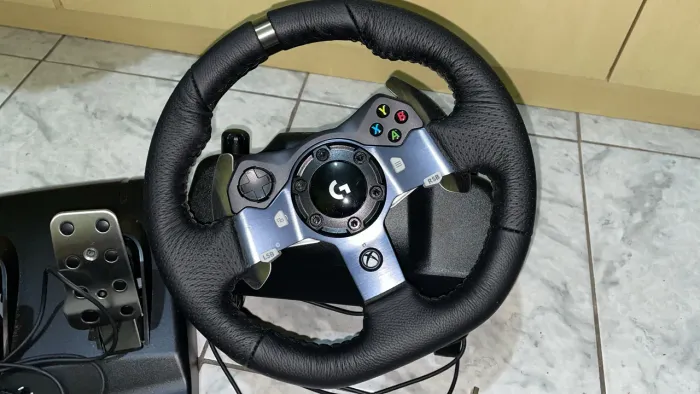 Volante Logitech G920 + Câmbio - Estado de Novo | Pouquíssimo Uso