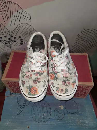Tênis Vans Authentic Era Garden Floral 36