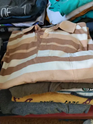 Camisas masculinas usadas em bom estado