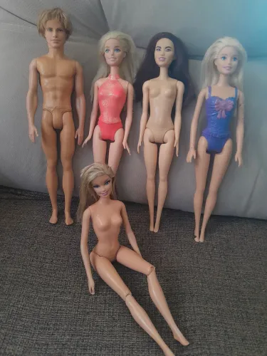 Sucata de barbies e ken