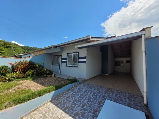 Casa à venda no Condomínio Jardim das Flores, Estrada Nova - Jaraguá do Sul. Segurança, tr
