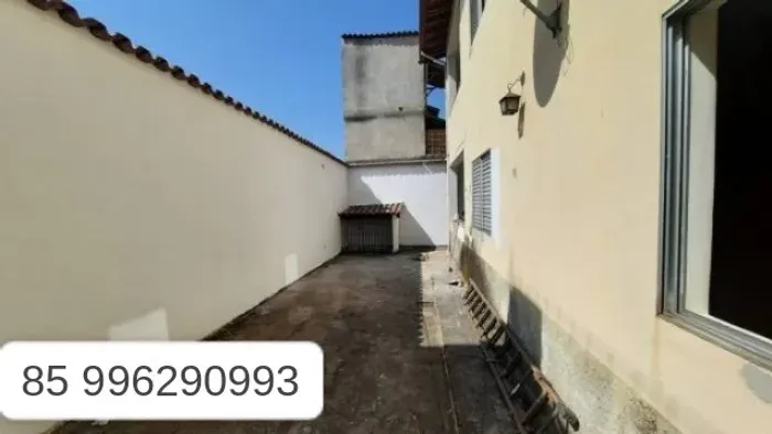 CASA EM RUA PUBLICA JOQUEI CLUBE