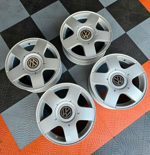 Jogo de roda Polo Fox Golf Bora original Volks aro 15 furação 5 x 100