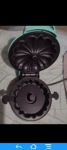 Máquina bolo 110v  tem q ligar no estab ou transf