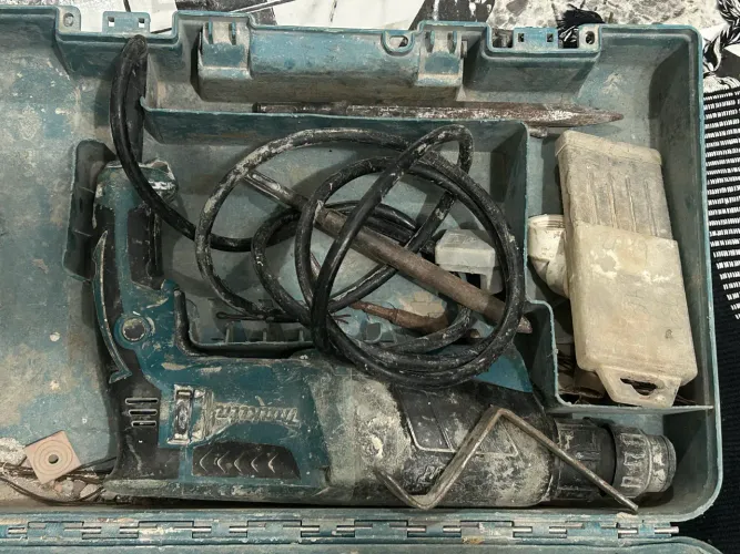 Martelete makita HR2470