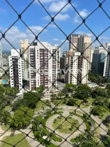 Imóvel para aluguel possui 220 metros quadrados com 3 quartos