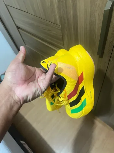 Tênis Adidas Adizero Evo Jamaica