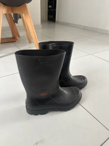 Bota Bracol impermeável tamanho 40