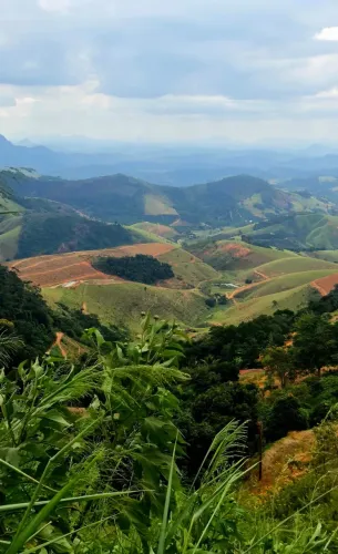 Terreno à venda em local nobre do Circuito Caravaggio, ao lado da Igrejinha.