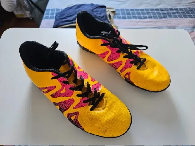 Chuteira Adidas F10 / F50 "Battle Pack" - Society- Usada Apenas 2 Vezes