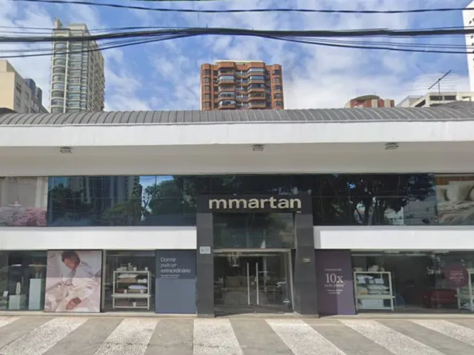 Prédio comercial na Avenida Pacaembu, 885 503 m²
