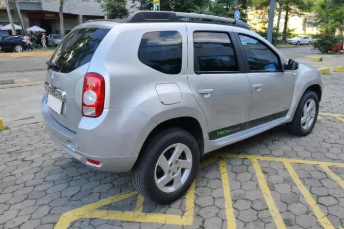 Renault Duster Dynamique 2.0 Hi-flex 16V Aut. 2013