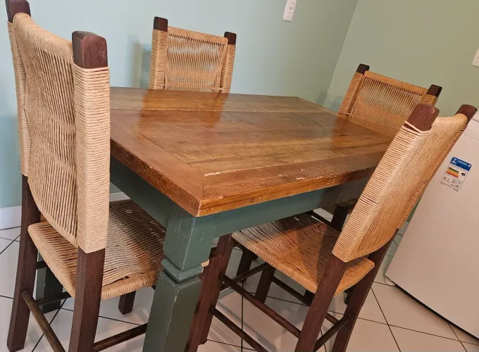 Mesa rústica 4 cadeiras