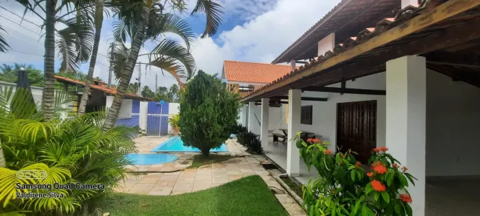 Casa VENDA OU aluguel possui 240m2, com 5 SUITES Em Porto de Galinhas. Próximo ao hotel