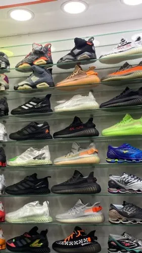 Adidas Yeezy boost 350.  NOVOS. 38 ao 43