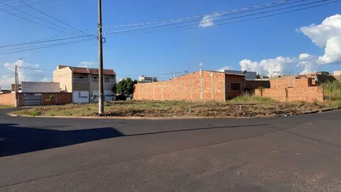 Venda de Terreno / Residencial na cidade de Américo Brasiliense