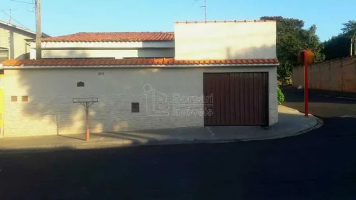 Venda de Casas / Edícula na cidade de Araraquara