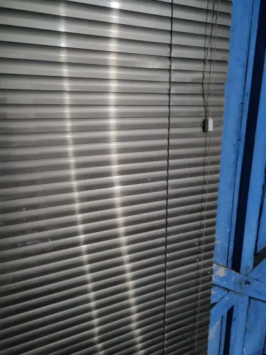 Persiana horizontal de metal para janelas