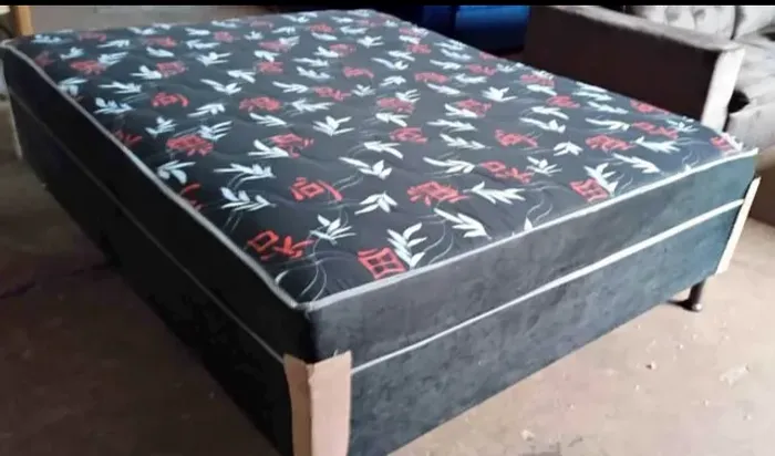 Cama casal em espuma conjugada nova.