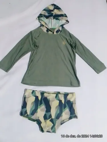 Blusa e sunga uv