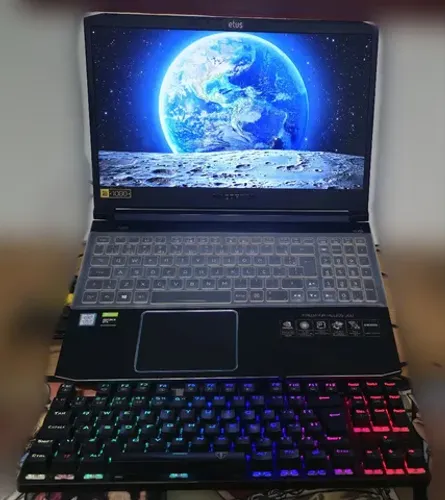 Notebook Acer - Predator Helios 300 - PH315-52-748U