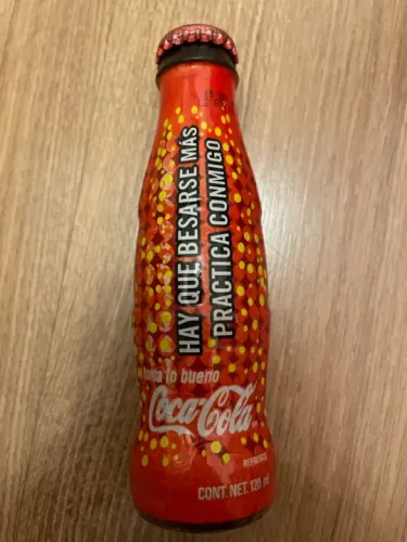 Garrafa Rara de Coca-Cola México Colecionável - "HAY QUE BESARSE MÁS"