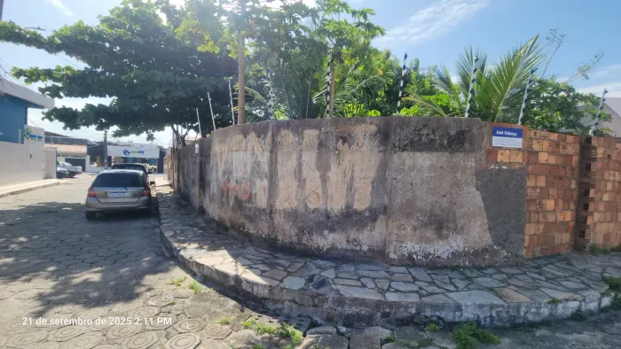 Terreno no conj. Inácio Barbosa Único.