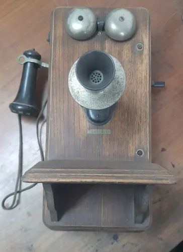 Telefone Antigo de Parede - Decoração Vintage