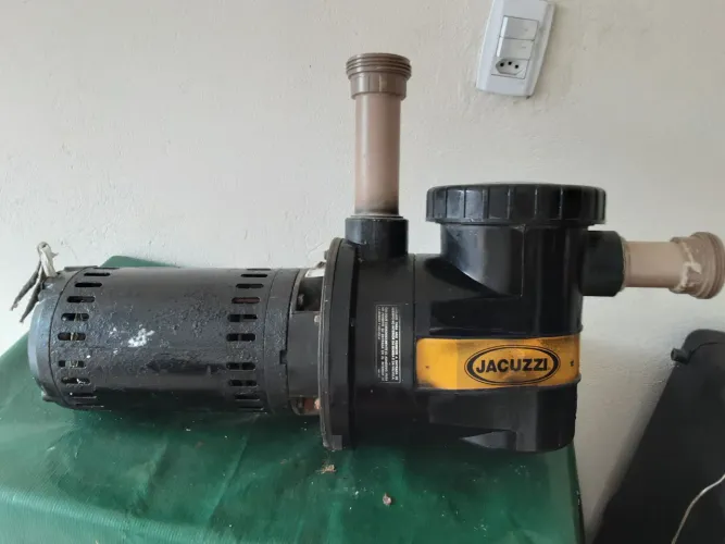 BOMBA PARA PISCINA 3CV JACUZZZI