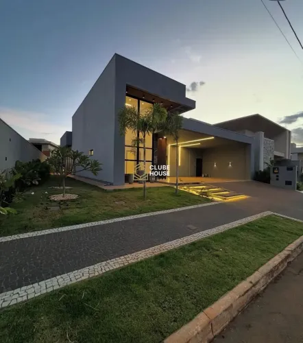 Casa de Luxo, Lote enorme 600m², 4 suítes, Condomínio Grand Trianon, Anápolis