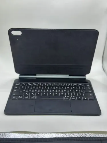 Case para iPad 10 - 1° linha   Magic Keyboard  Preto   Seminovo   R$350,00