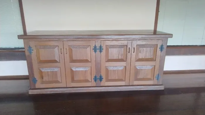 Buffet de Madeira Maciça 