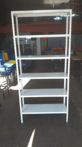 Estante de aço