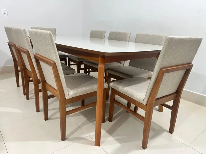 Mesa completa na madeira maciça a pronta entrega