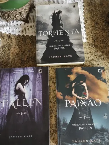 Livros da série Fallen 