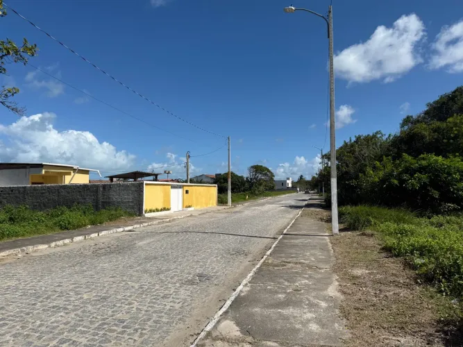 Terreno na praia de Ponta de Pedras?