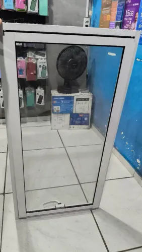 Janela alumínio basculante nova nunca usada