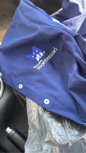 Representante de uniformes em geral