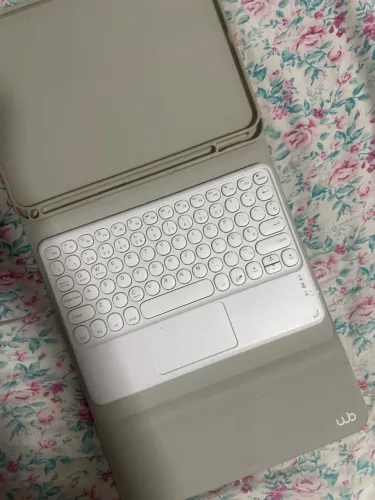 WB Capa com Teclado e trackpad para iPad 10ª e 11ª Geração 10.9" Polegadas com Auto Hibern