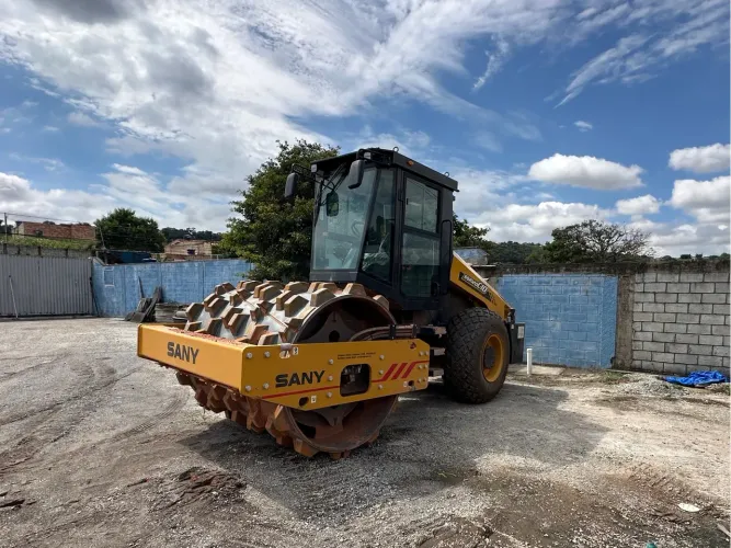 Rolo compactador Sany SSR120 2025 