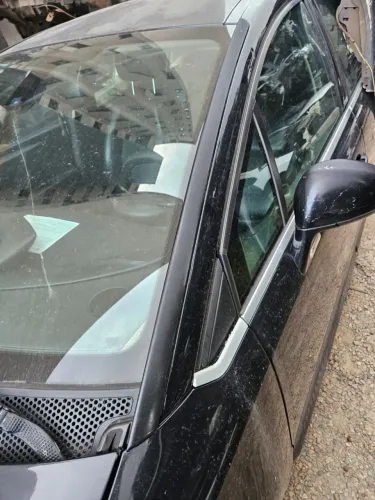 Moldura do parabrisa esquerda Citroen C4 pallas 