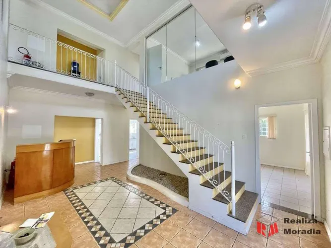 Casa comercial na Granja Viana