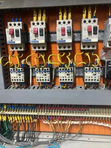 ELETRICISTA PROFISSIONAL - SERVIÇOS RESIDENCIAIS E COMERCIAIS ?