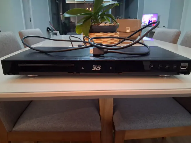 DVD blu-ray /DVD player bx 580 obs: usado em Bom estado funcionando perfeitamente.