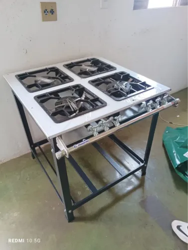 Fogão Industrial 4 Bocas - Ideal para Restaurantes