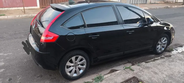 Citroen C4 Hatch automático 2.0 ano 2011