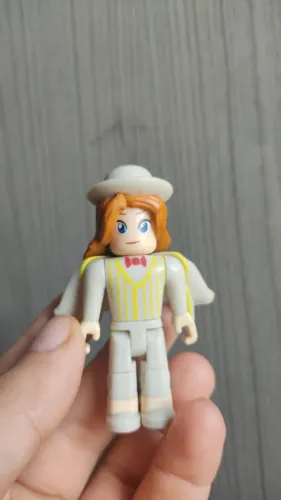Boneco roblox jazwares. Importado