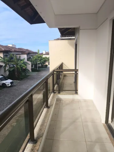 Casas duplex com quatro suítes em condomínio - Sapiranga - 198m²