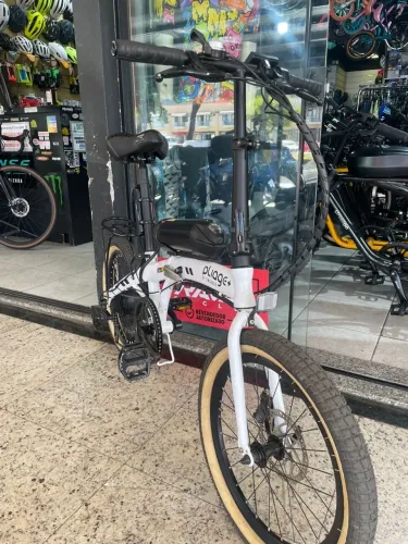 Bicicleta Pliage aro 20 com assistência elétrica 