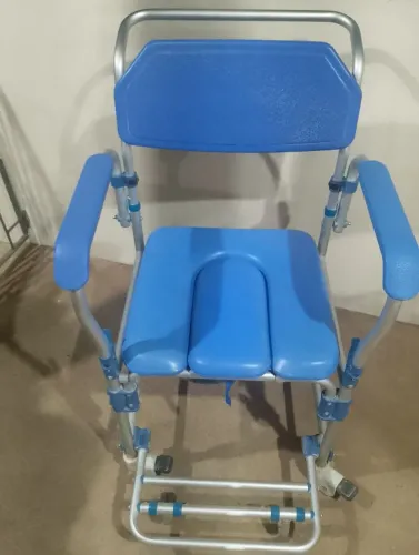 Cadeira de banho em excelente estado 